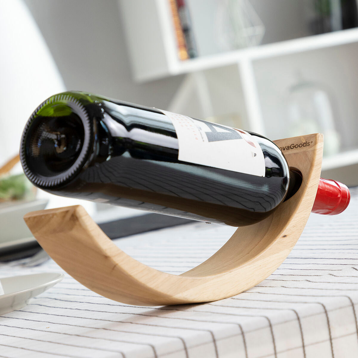 Innovagoods Woolance zwevende houten Wijnfleshouder